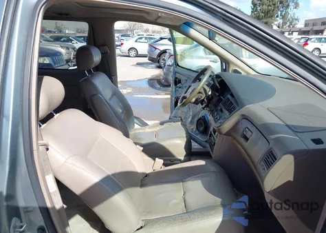 2000 Toyota Sienna Xle z USA, uszkodzony, nr VIN 4T3ZF13C5YU220887